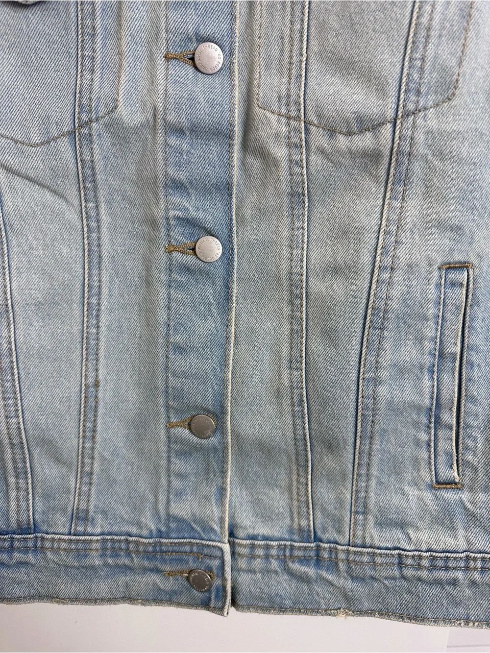 Universal Thread Light Wash Denim Jacket - Picture 6 of 9